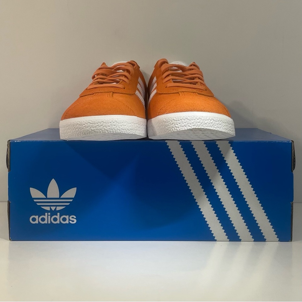 🧡 [BRAND NEW] ADIDAS GAZELLE SOLAR ORANGE WOMENS SHOES SIZE 9 SNEAKERS 🧡 - Picture 4 of 8